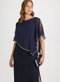Poncho en chiffon et robe-pull métallique