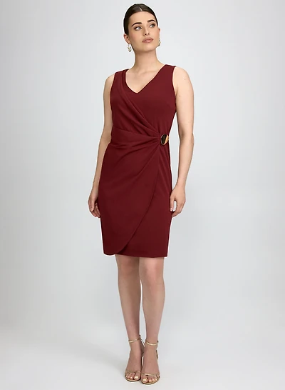 Robe ajustée à encolure en V