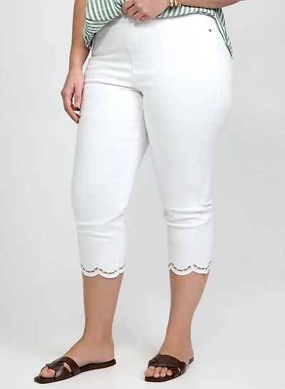 Capri en denim à ourlet brodé