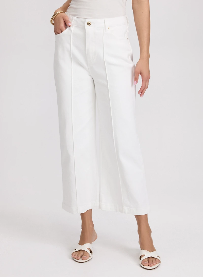 Jean à jambe évasée écourt