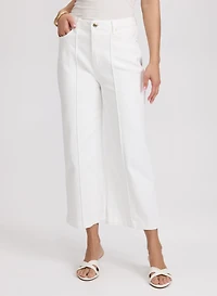 Jean à jambe évasée écourt