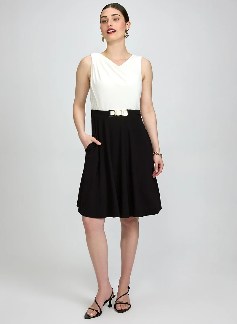 Robe ajustée et évasée à ceinture