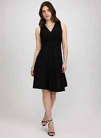 Robe à encolure cache-coeur