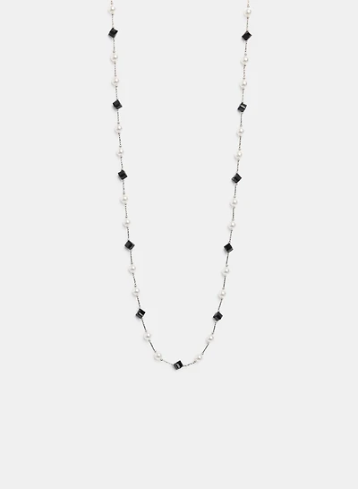 Collier à perles et pierres carrées