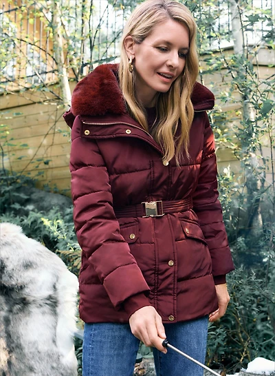 Manteau à bordure en fausse fourrure