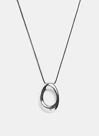Collier en corde à pendentif ovale