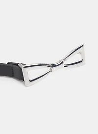 Ceinture mince à détail en boucle
