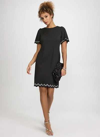 Robe cocktail à manches courtes
