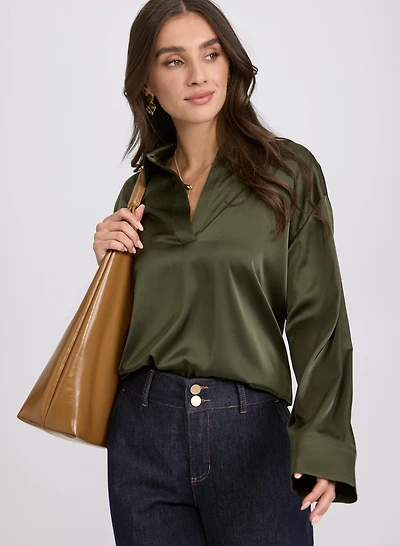 Blouse en satin à col polo