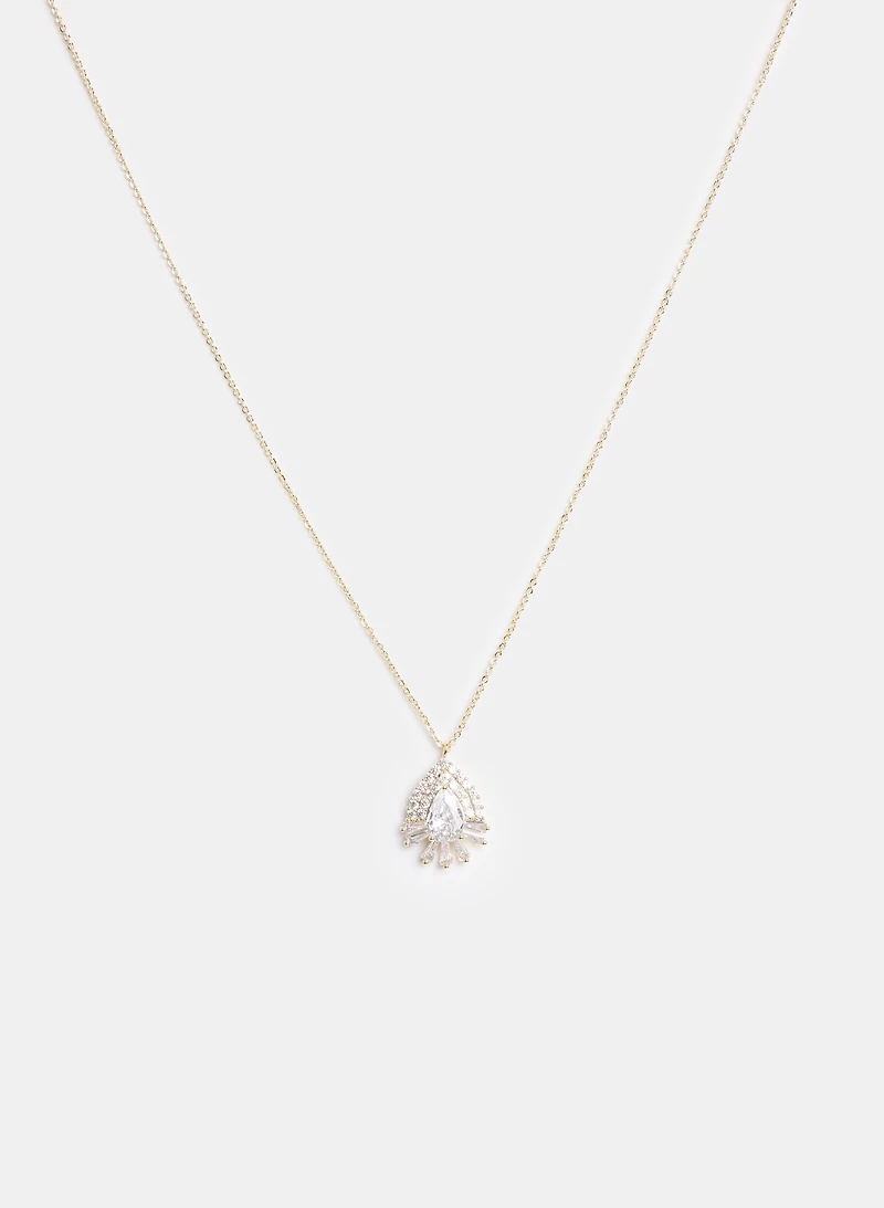 Collier à pendentif en forme de goutte