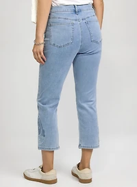Capri en denim brodé