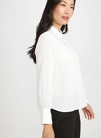 Blouse en crêpe à trou de serrure