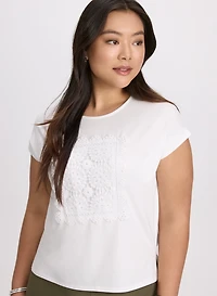 T-shirt à appliqué en crochet