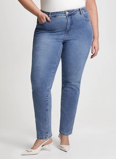 Jean essentiel à jambe droite