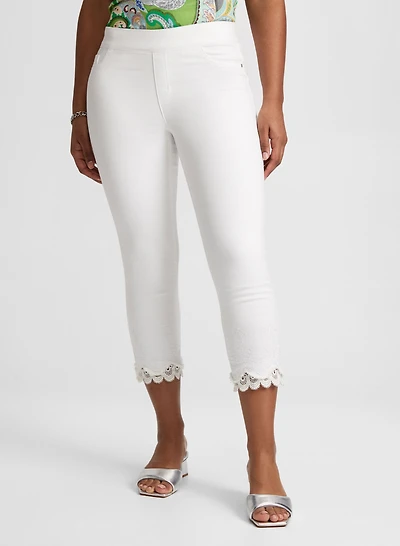 Capri en denim à ourlet brodé