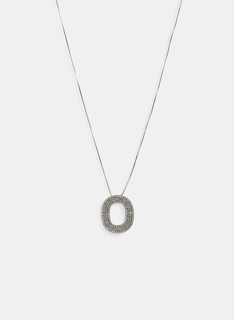 Collier à pendentif ovale