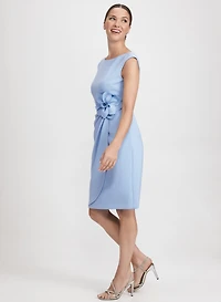 Robe fourreau à rosette
