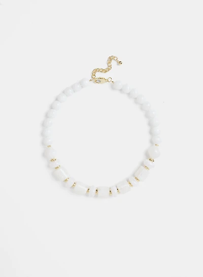 Collier à perles en résine