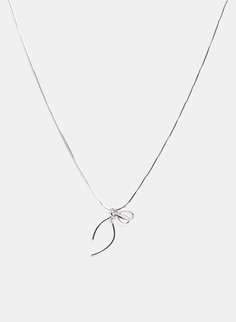 Collier à pendentif de boucle