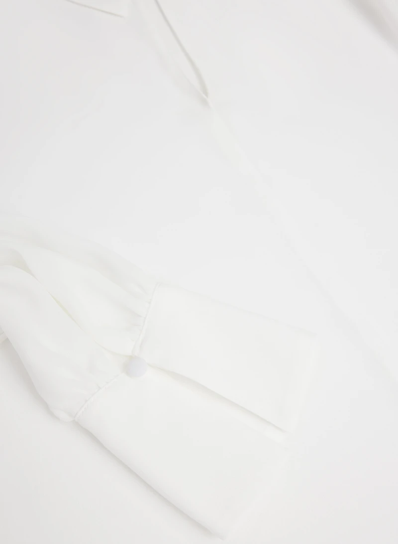 Blouse en crêpe à trou de serrure