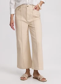 Jean à jambe évasée écourté