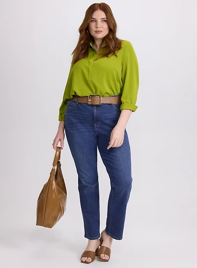 Blouse à col polo et jean à jambe droite