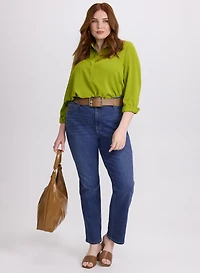 Blouse à col polo et jean à jambe droite