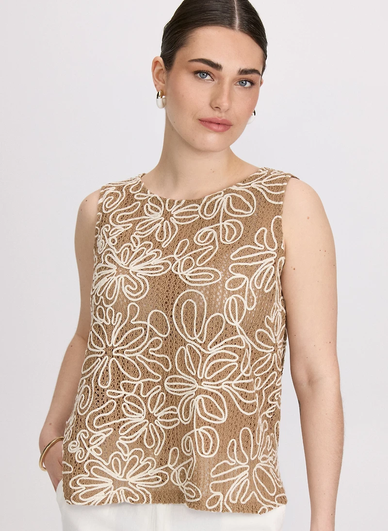 Haut brodé en tricot ajouré