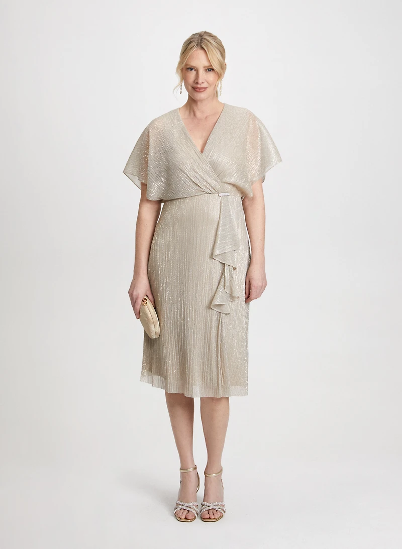 Robe métallisée et pochette scintillante