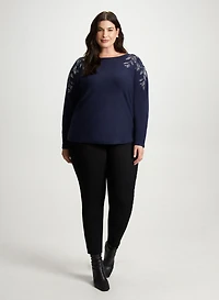 Pull à empiècements floraux et jean étroit à enfiler