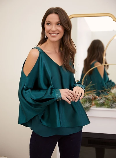 Blouse poncho à épaules ajourées