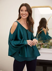 Blouse poncho à épaules ajourées