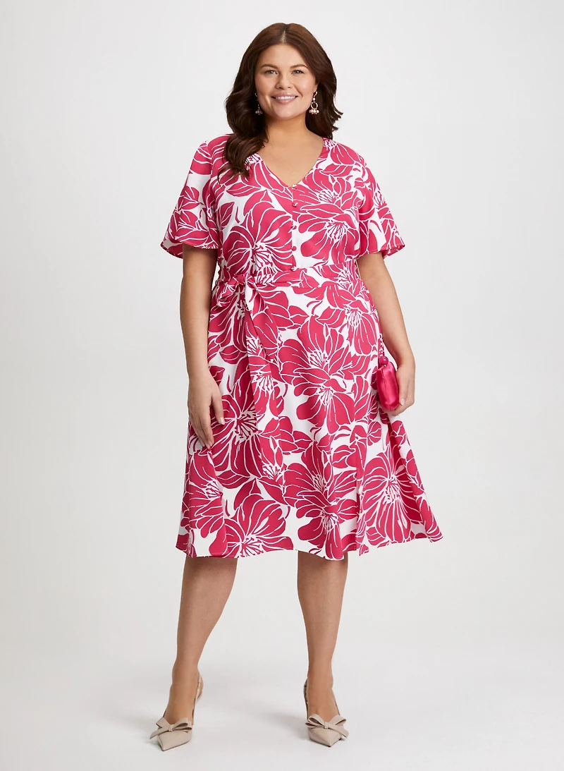 Robe florale ajustée et évasée