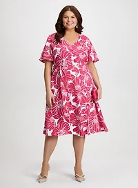 Robe florale ajustée et évasée