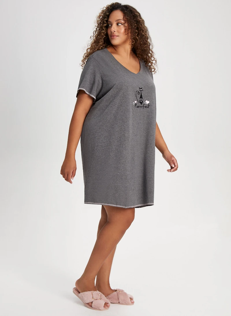 Chemise de nuit à message brodé