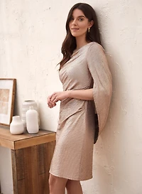 Robe avec détail drapé au dos