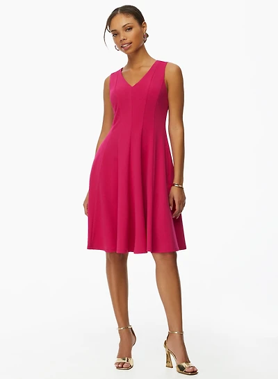 Robe sans manches à coutures princesse