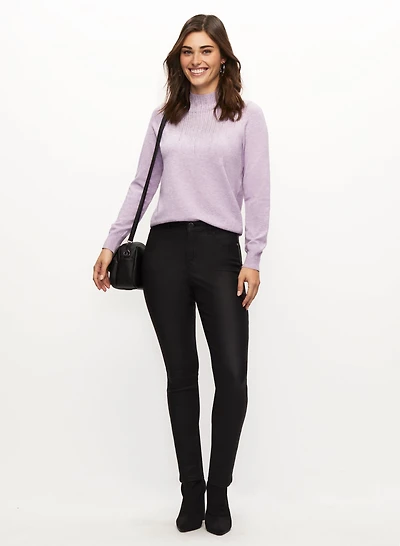 Pull à cristaux et jean noir étroit