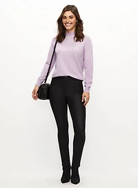 Pull à cristaux et jean noir étroit