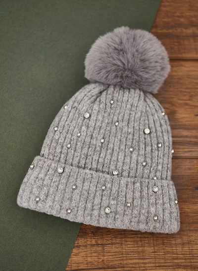 Tuque à pompon et détails de cristaux