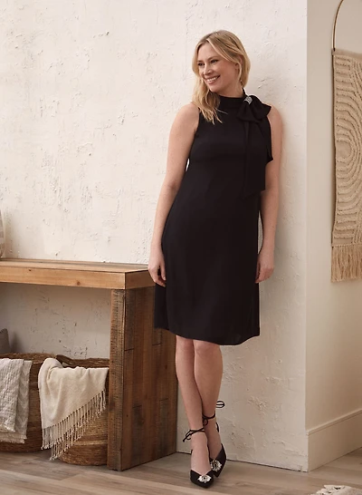 Robe col licou avec noeud à cristaux