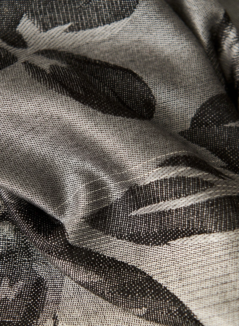 Foulard en jacquard fleuri à deux tons