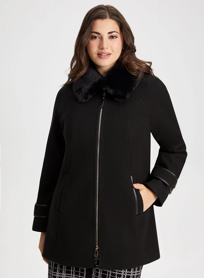 Manteau mi-long à col en fausse fourrure