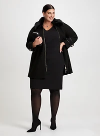 Haut col V et manteau mi-long
