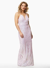 Robe à décolleté plongeant et paillettes