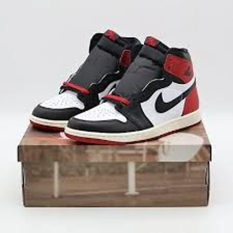 Jordan 1 High OG Black Toe
