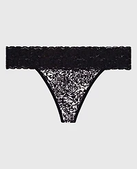 Tanga avec bordure en dentelle