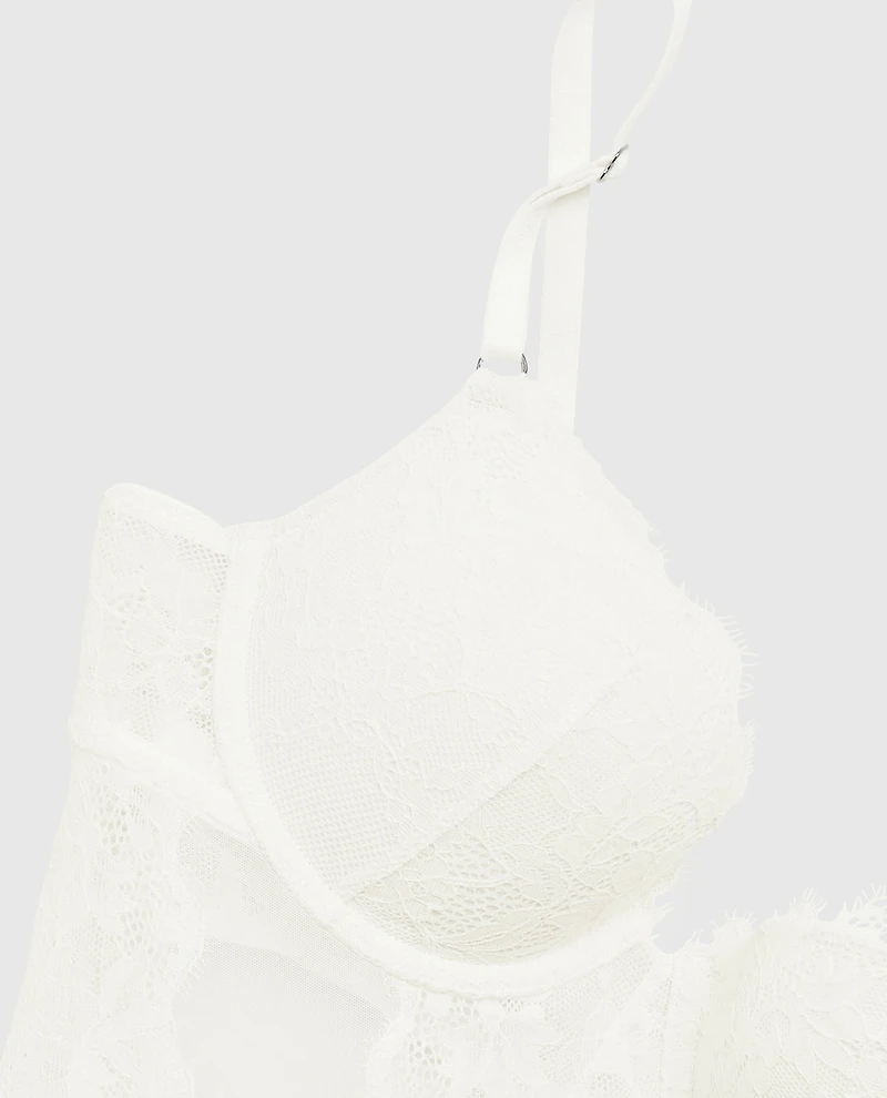 Combiné pigeonnant en dentelle