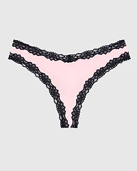 Tanga avec bordure en dentelle rose indiscret