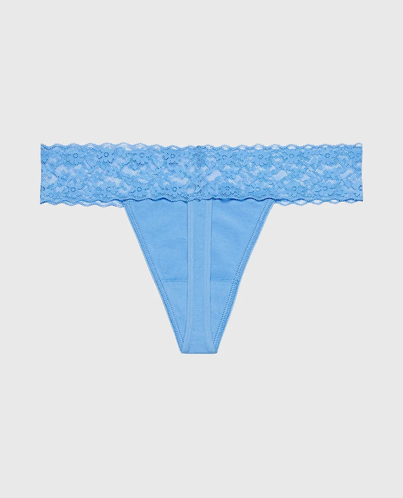 Tanga avec bordure en dentelle bleu azur